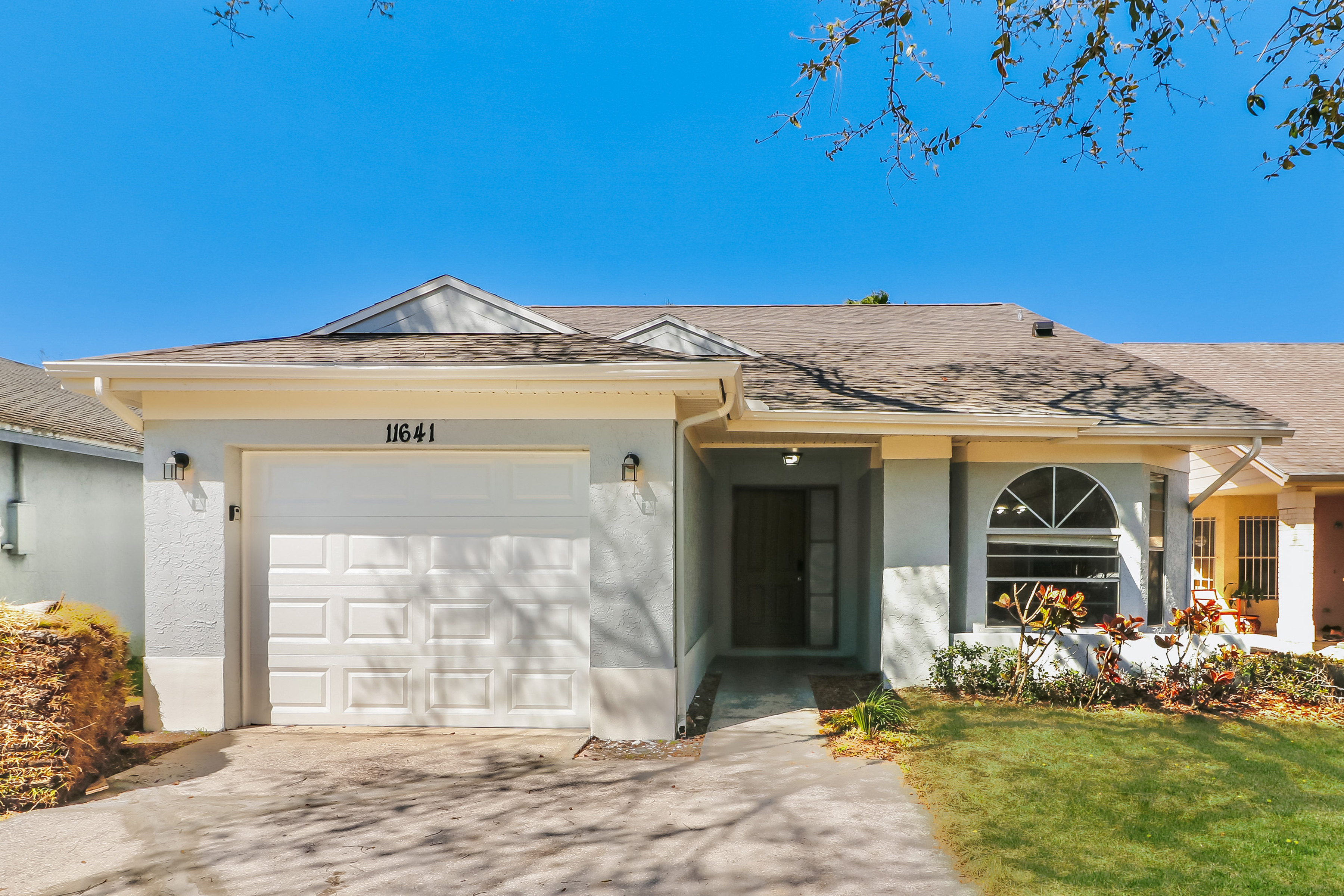 11641 SUNSHINE POND RD TAMPA, FL 33635